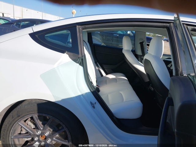 Aukcja sprzedaży 2022 Tesla Model 3 Rear-wheel Drive, vin: 5YJ3E1EA2NF325828, numer aukcji: 43879650