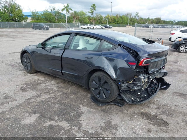 2026 TESLA MODEL 3 5YJ3E1EA5TF126446 Photo 2