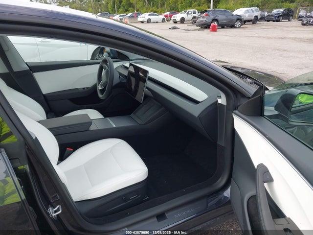 2026 TESLA MODEL 3 5YJ3E1EA5TF126446 Photo 4