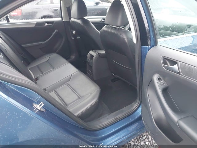 3VWD17AJ7FM302452 Volkswagen Jetta 1.8t Se