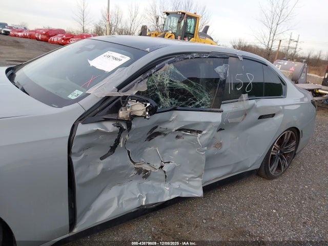 2024 BMW 760 WBA33EJ05RCP93532 Photo 5