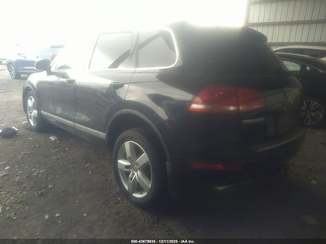 2013 VOLKSWAGEN TOUAREG WVGEP9BP5DD003695 Photo 2