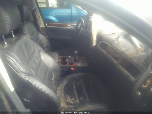 2013 VOLKSWAGEN TOUAREG WVGEP9BP5DD003695 Photo 4