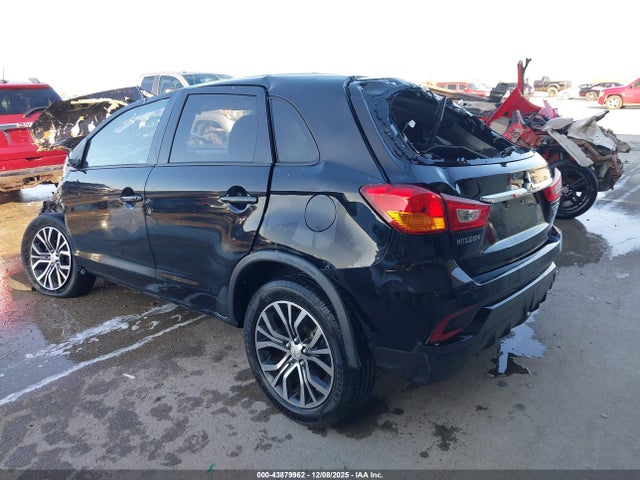 2018 MITSUBISHI OUTLANDER SPORT JA4AP3AW6JZ001794 Photo 2