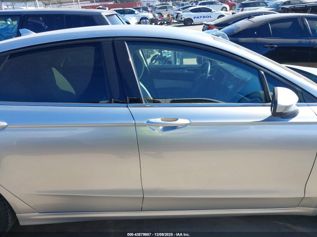 Ford FUSION SE 2019 3FA6P0HD6KR148921 Image 13