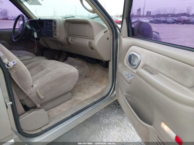 1999 CHEVROLET TAHOE 1GNEK13R3XJ439267 Photo 4