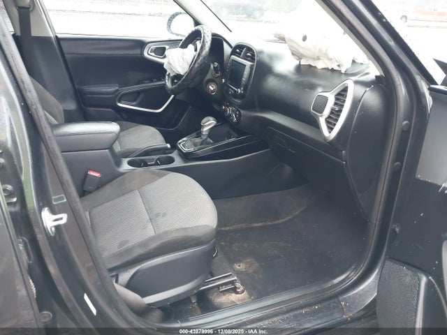 KNDJ23AU8S7256723 KIA SOUL LX