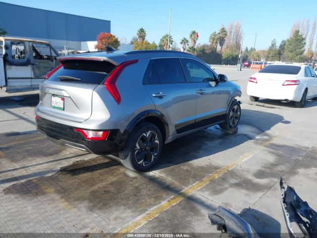 2023 KIA NIRO EV KNDCR3L14P5037770 Photo 3
