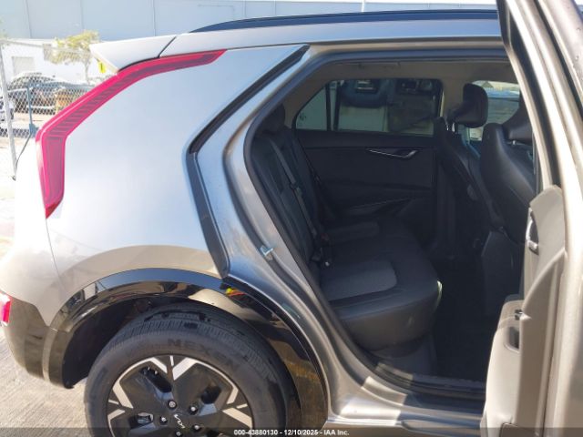 2023 KIA NIRO EV KNDCR3L14P5037770 Photo 7