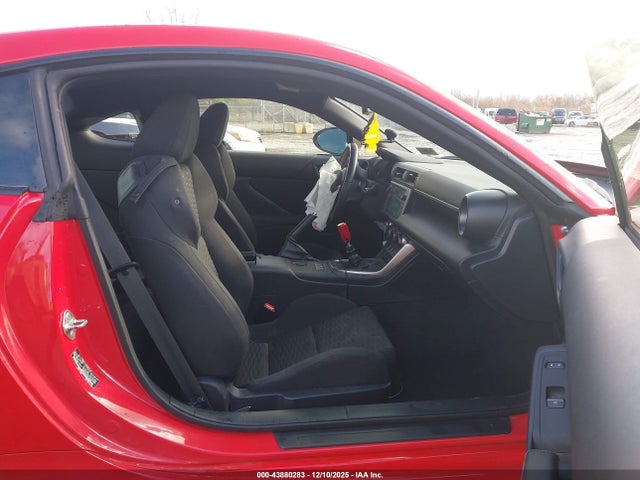 2025 TOYOTA GR86 JF1ZNBB17S9750929 Photo 4