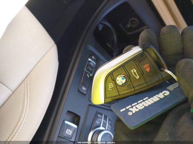 2021 BMW X1 WBXJG9C05M5U36774 Photo 10