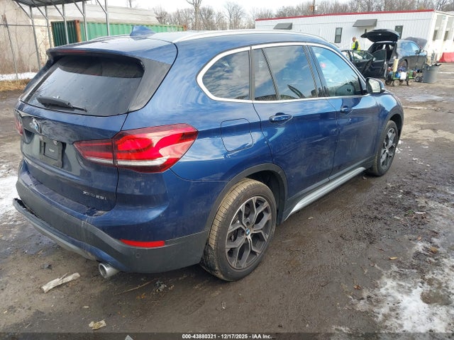 2021 BMW X1 WBXJG9C05M5U36774 Photo 3