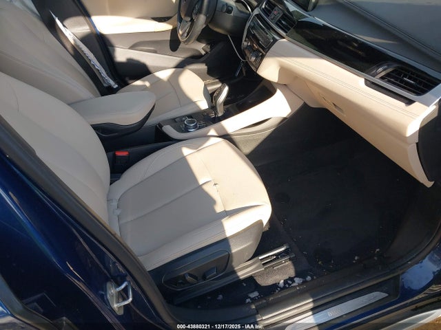 2021 BMW X1 WBXJG9C05M5U36774 Photo 4