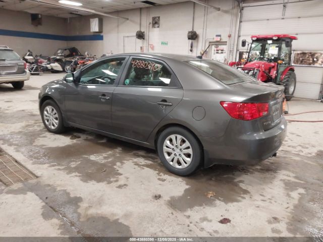 2013 KIA FORTE KNAFU4A23D5695988 Photo 2