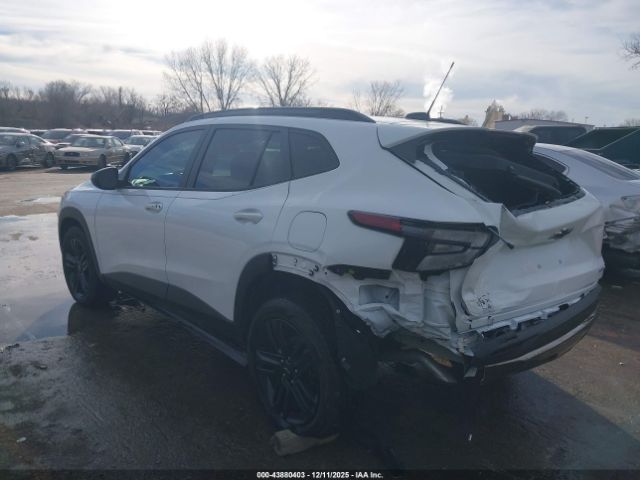 2025 CHEVROLET TRAX KL77LKEP7SC040856 Photo 2