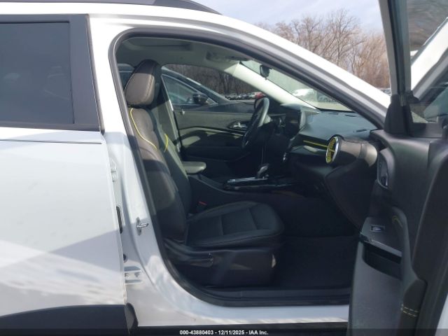 2025 CHEVROLET TRAX KL77LKEP7SC040856 Photo 4