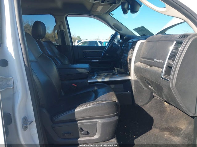 43880507 :رقم المزاد ، 3C63RRJL5FG542271 vin ، 2015 Ram 3500 Laramie مزاد بيع