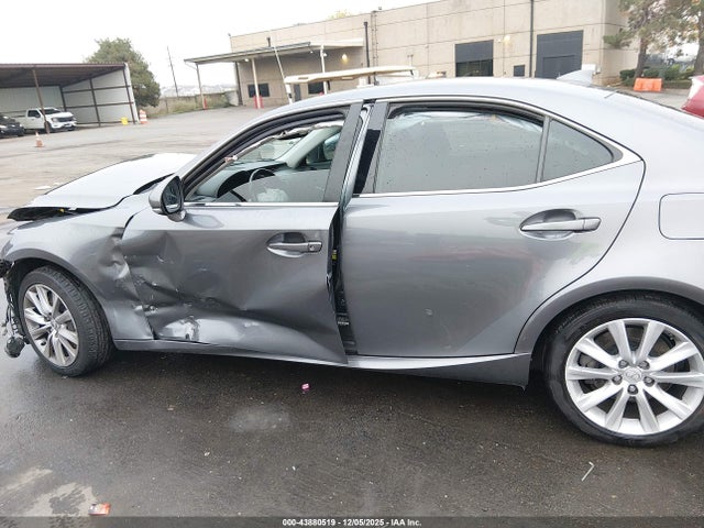 Lexus IS 200T 2016 JTHBA1D27G5016988 Image 15