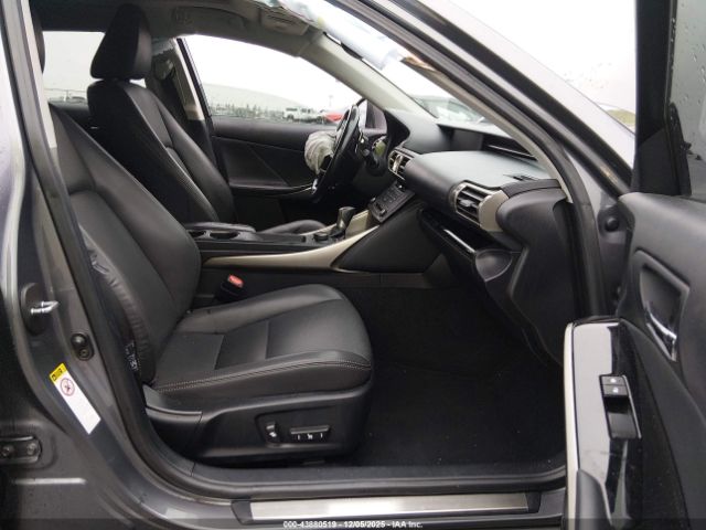 2016 LEXUS IS 200T JTHBA1D27G5016988 Photo 4