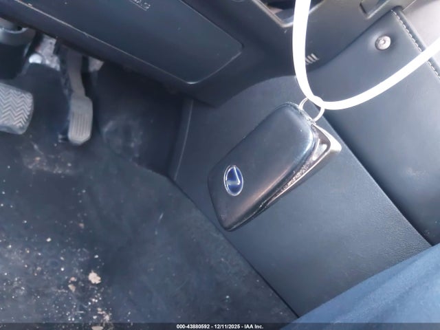 JTJBJRBZ8K2110093 Lexus NX 300H