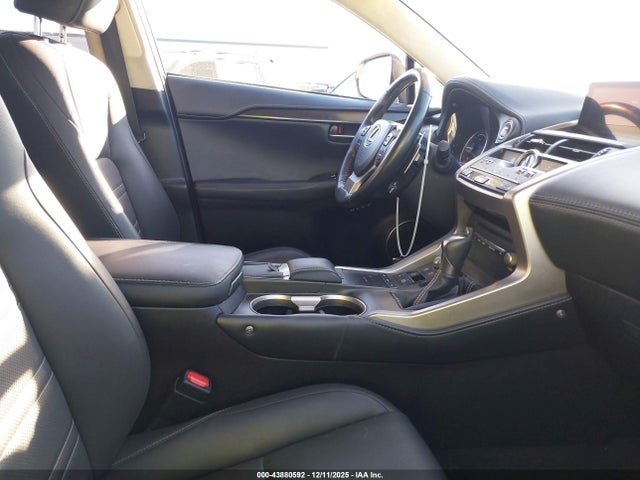 JTJBJRBZ8K2110093 Lexus NX 300H
