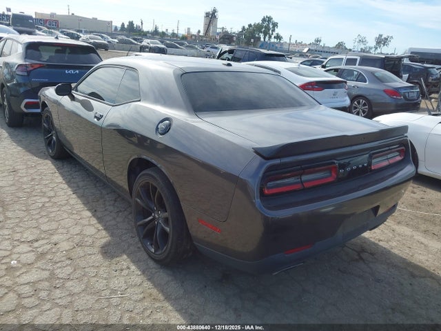 Dodge Challenger Sxt 2018 2C3CDZAG5JH262924 Image 3