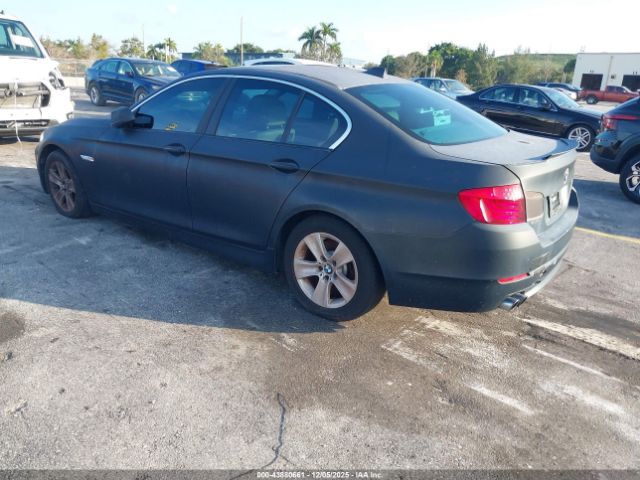 2013 BMW 528I WBAXG5C57DDY36124 Photo 2