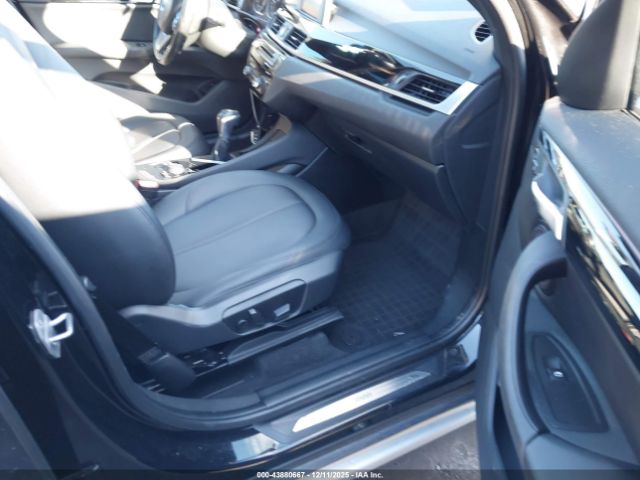 2017 BMW X1 WBXHT3Z33H4A53536 Photo 4