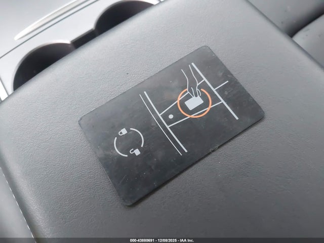 2024 TESLA MODEL Y 7SAYGDEEXRF004603 Photo 10