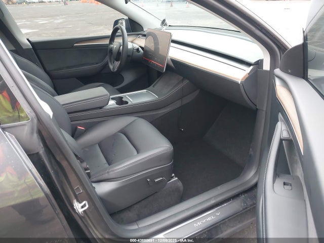 2024 TESLA MODEL Y 7SAYGDEEXRF004603 Photo 4