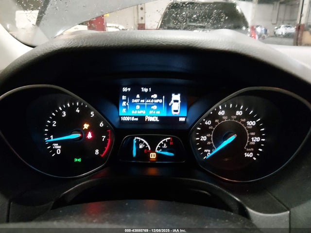 1FADP3K22GL227458 Ford FOCUS SE