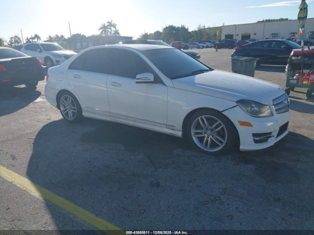2013 MERCEDES-BENZ C 250 WDDGF4HB7DR257514