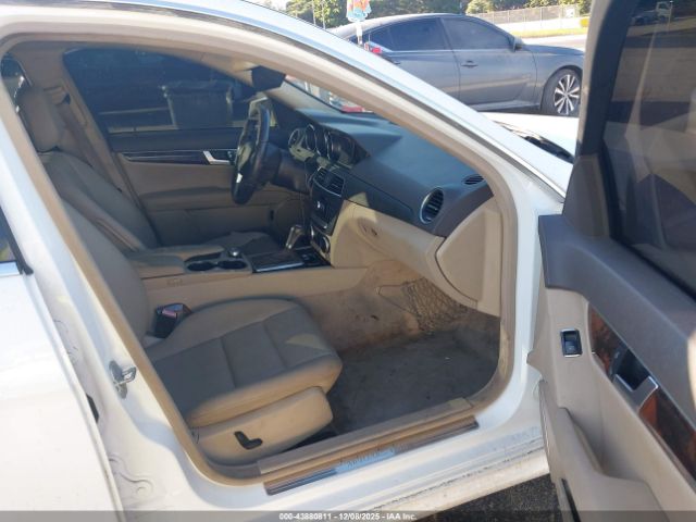 2013 MERCEDES-BENZ C 250 WDDGF4HB7DR257514 Photo 4