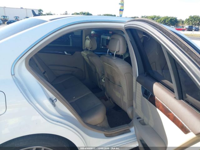 2013 MERCEDES-BENZ C 250 WDDGF4HB7DR257514 Photo 7