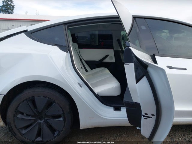 2025 TESLA MODEL 3 5YJ3E1EA4SF012825 Photo 7