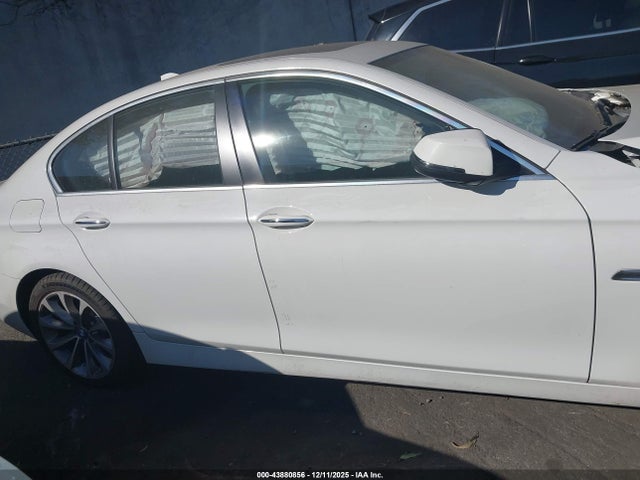 43880856 :رقم المزاد ، WBA5A5C52GG352633 vin ، 2016 Bmw 528i مزاد بيع