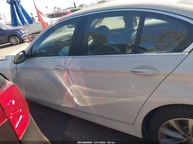 43880856 :رقم المزاد ، WBA5A5C52GG352633 vin ، 2016 Bmw 528i مزاد بيع