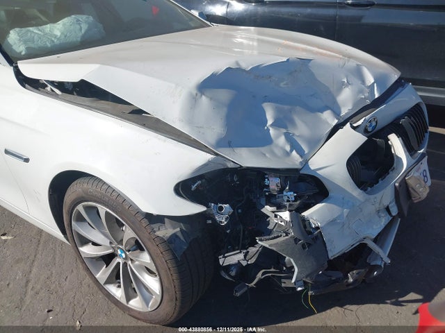 43880856 :رقم المزاد ، WBA5A5C52GG352633 vin ، 2016 Bmw 528i مزاد بيع