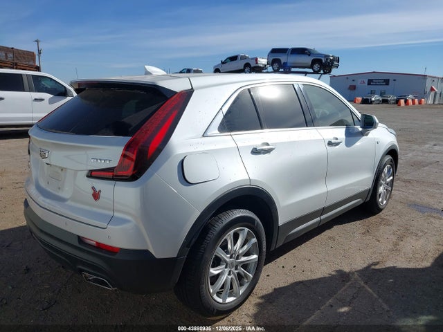 2019 CADILLAC XT4 1GYAZAR42KF106062 Photo 3