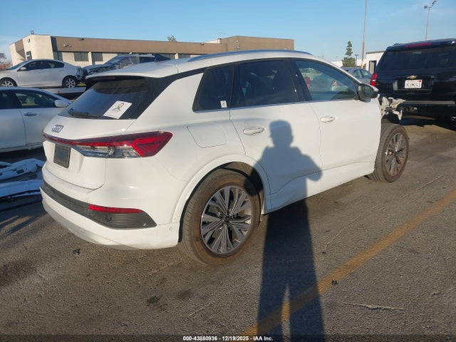 2023 AUDI Q4 E-TRON WA1BCBFZ0PP062334 Photo 3