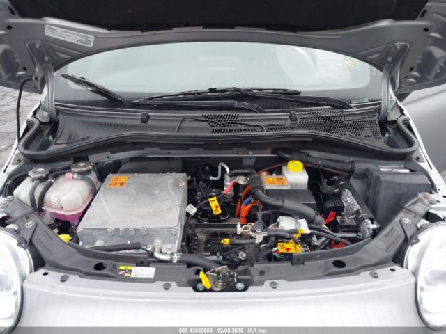 2017 FIAT 500E 3C3CFFGE2HT586106 Photo 9