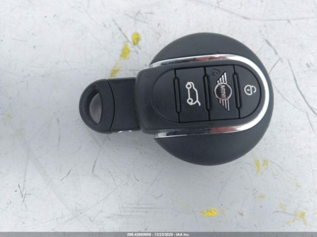 2022 MINI CLUBMAN WMWXJ1C09N2R12292 Photo 10