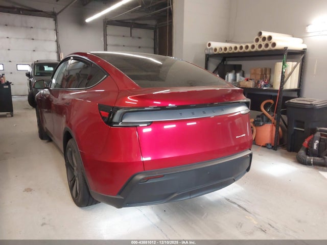 2026 TESLA MODEL Y 7SAYGDEE7TA390403 Photo 2