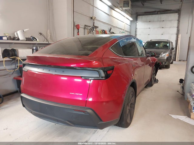 2026 TESLA MODEL Y 7SAYGDEE7TA390403 Photo 3