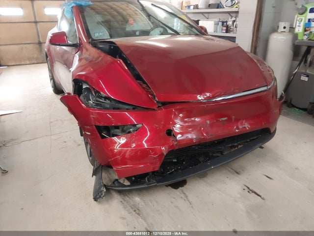 2026 TESLA MODEL Y 7SAYGDEE7TA390403 Photo 5