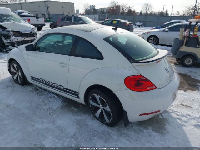 2013 VOLKSWAGEN BEETLE 3VW4A7AT8DM655393 Photo 2