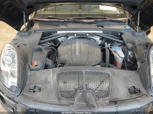 2017 PORSCHE MACAN WP1AA2A57HLB03500 Photo 9