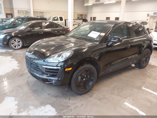 2017 PORSCHE MACAN WP1AA2A57HLB03500 Photo 1