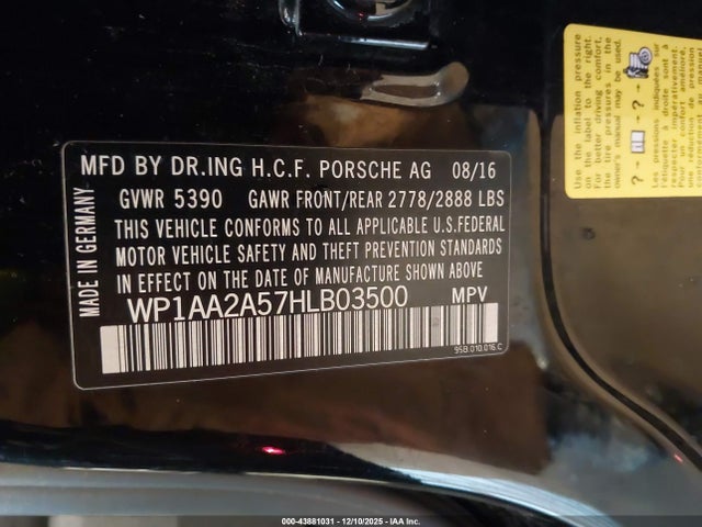 2017 PORSCHE MACAN WP1AA2A57HLB03500 Photo 8