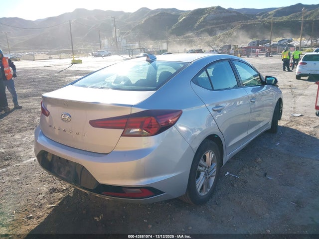 5NPD84LFXKH476490 Hyundai ELANTRA SEL